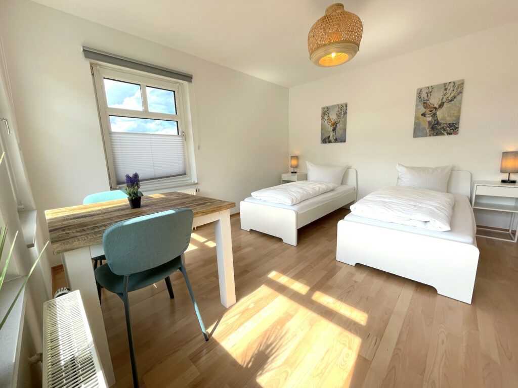 Ferienwohnung No. 5 Gästehaus Lehne - Schlafzimmer 2 Lichtdurchflutet