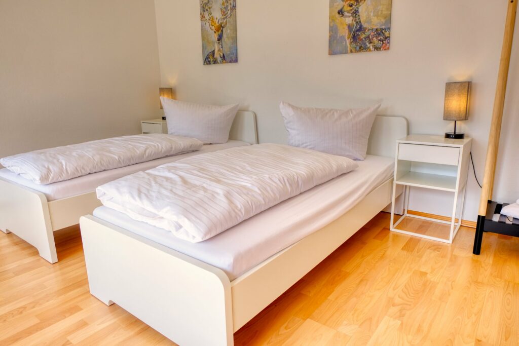 Ferienwohnung No. 5 Gästehaus Lehne - Schlafzimmer 2 Einzelbetten